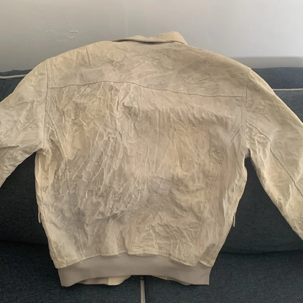 John Varvatos Limited Edition PEBBLE Brown leather size 44, Medium size. $1200 - Picture 2 of 3